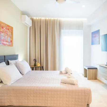 With Patio - 3 Min Walk To - Diamond 2 Appartement