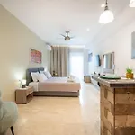 With Patio - 3 Min Walk To - Diamond 2 아파트 *